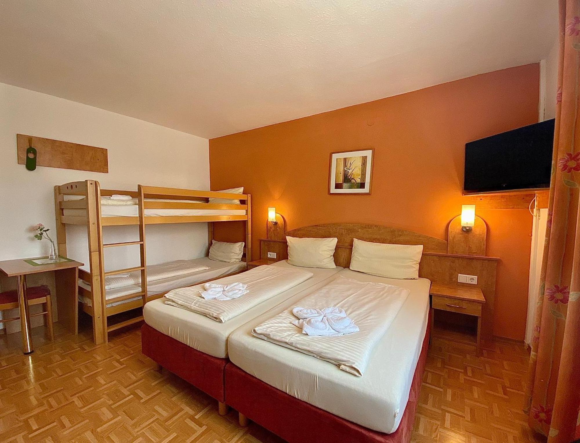 גונצבורג Hotel Gasthof Rose מראה חיצוני תמונה