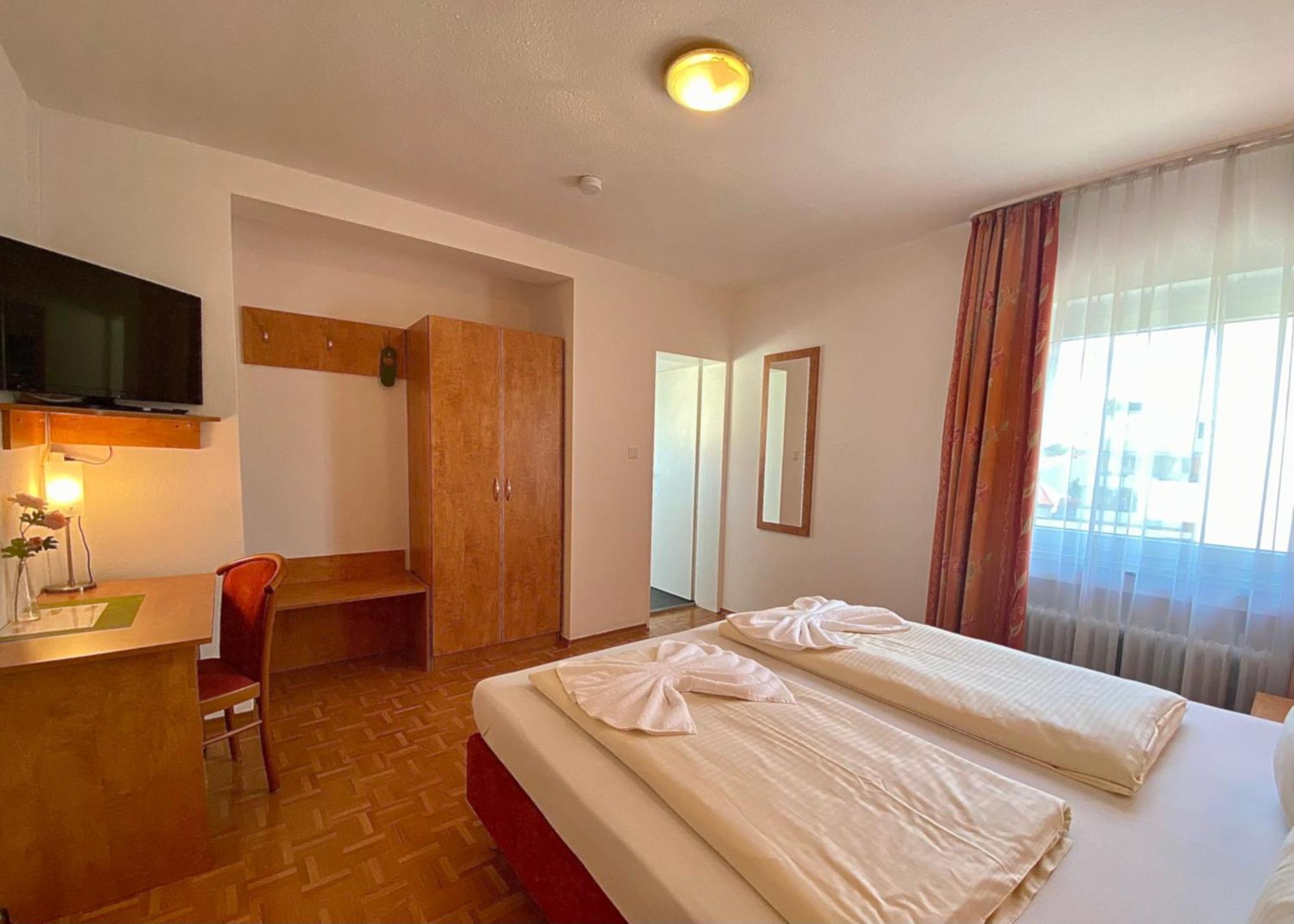 גונצבורג Hotel Gasthof Rose מראה חיצוני תמונה