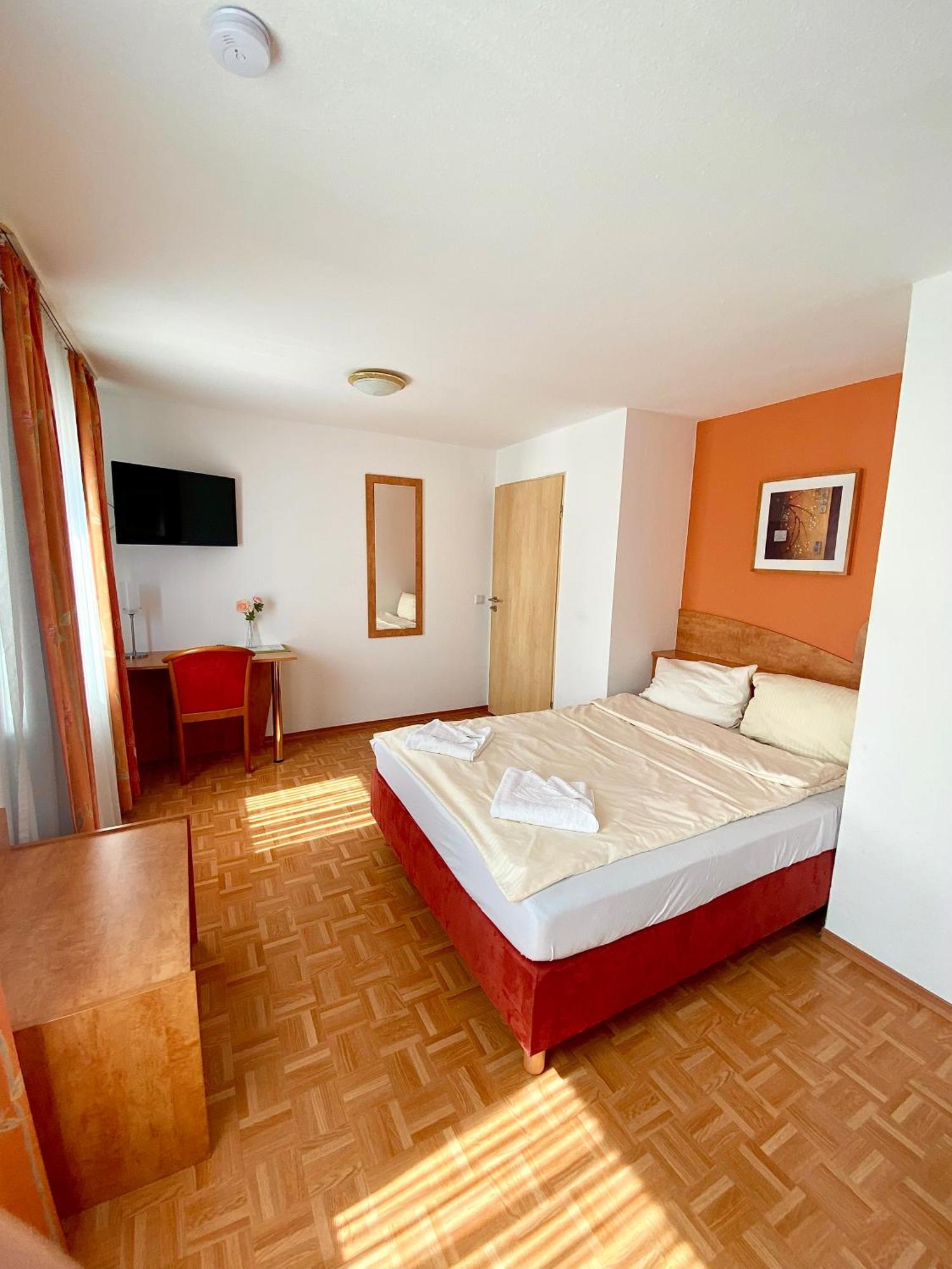 גונצבורג Hotel Gasthof Rose מראה חיצוני תמונה